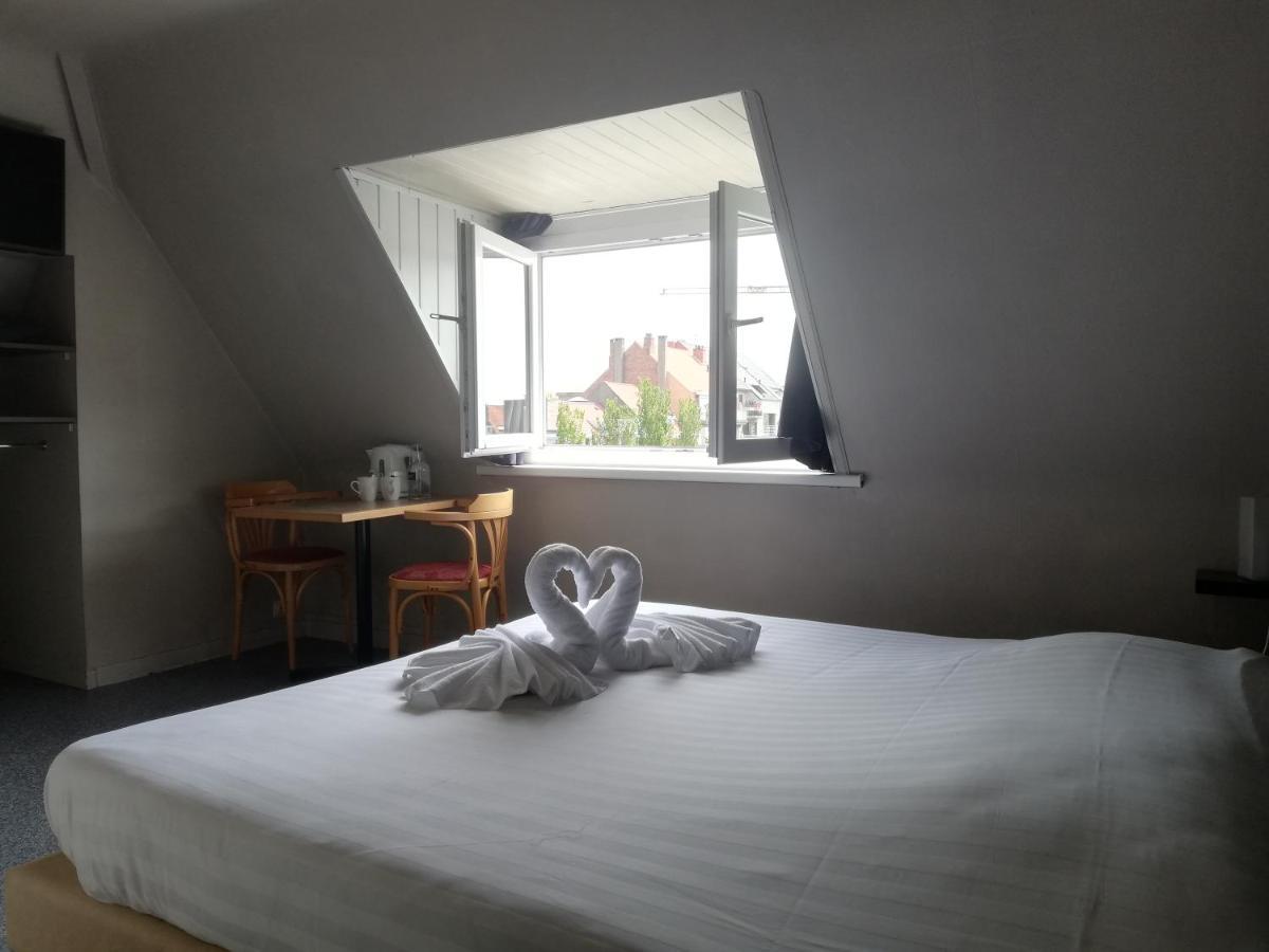 Hotel Logies Het Maantje à La Panne Extérieur photo