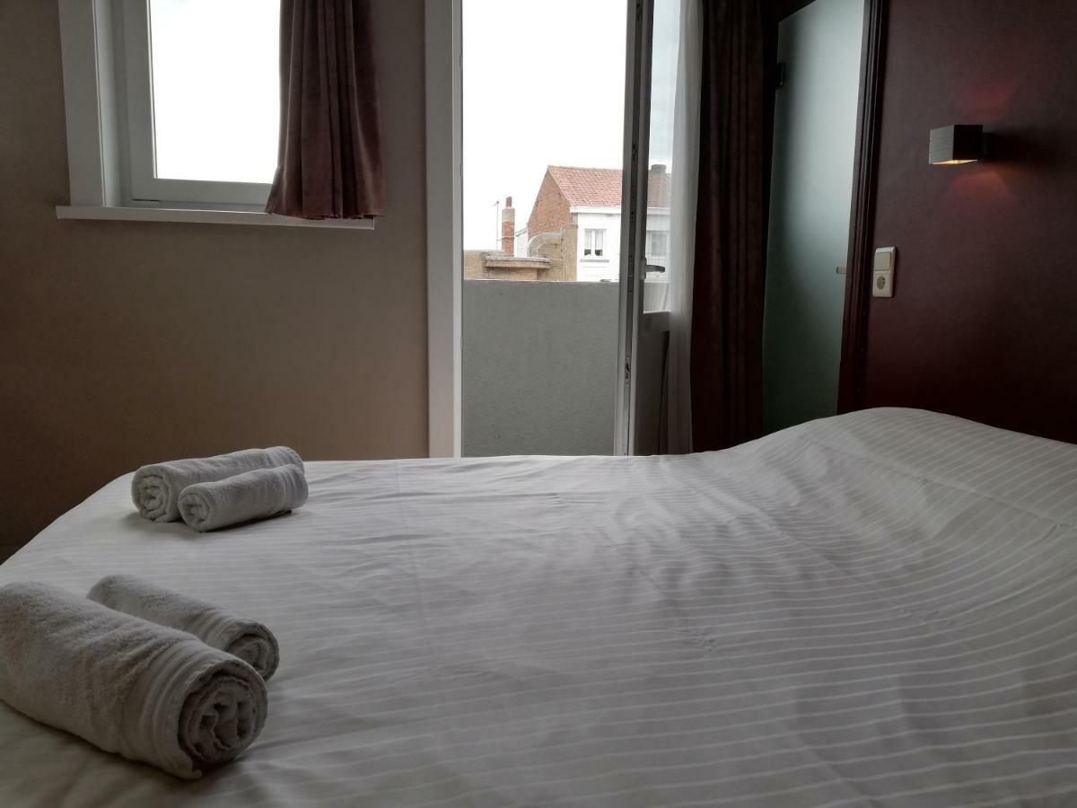Hotel Logies Het Maantje à La Panne Extérieur photo